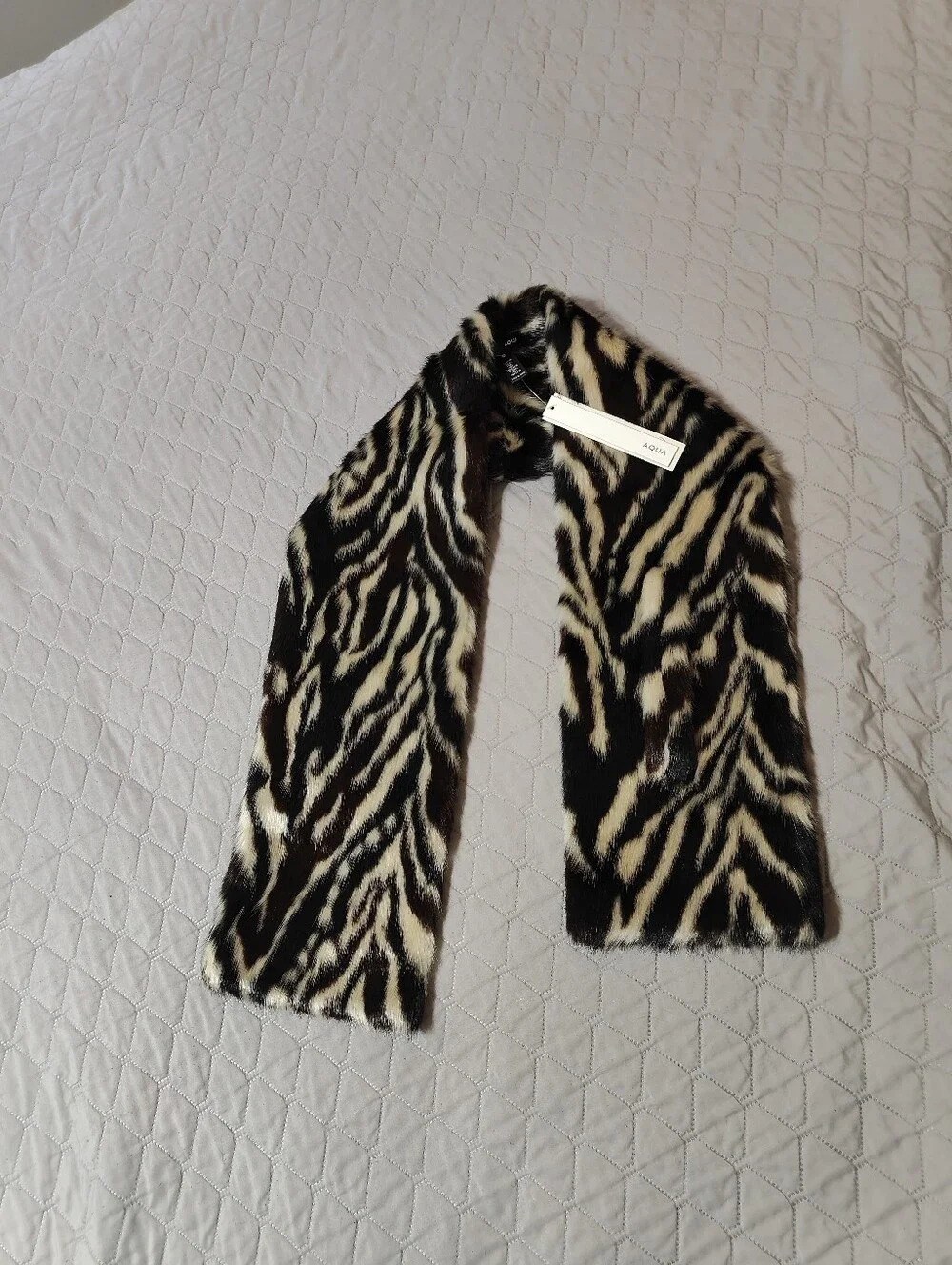 Aqua Bloomingdale’s Faux Fur Zebra Print Scarf NWT Black Cream